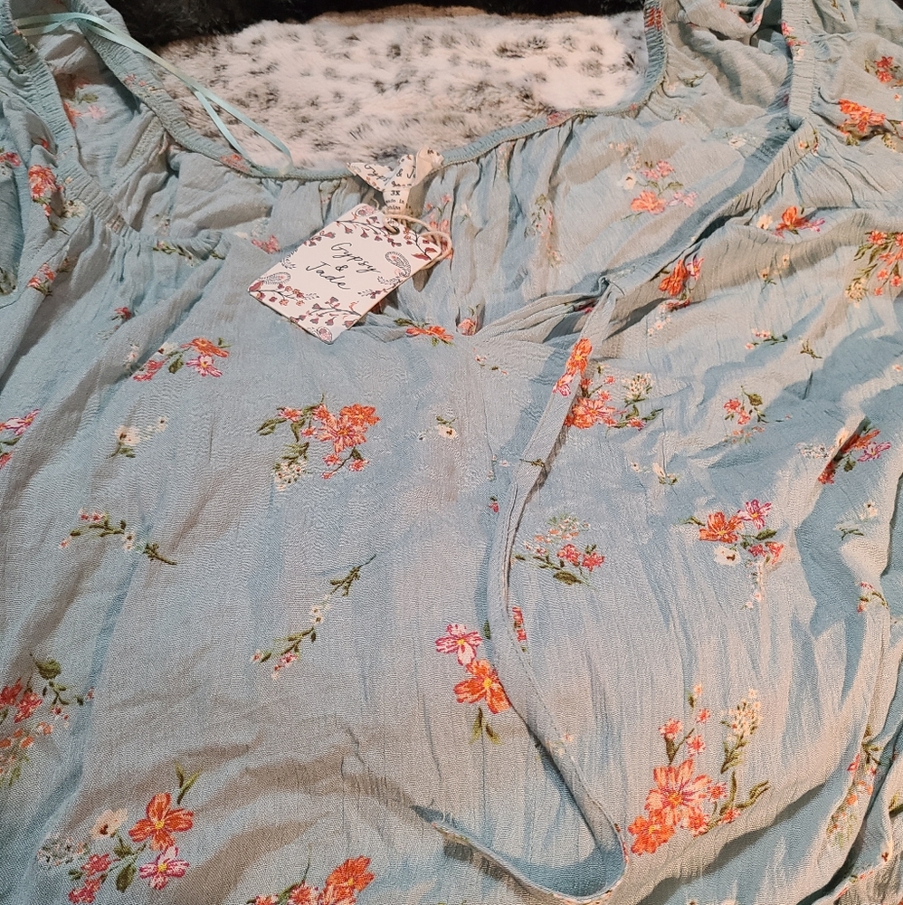 Nwt off shoulder top